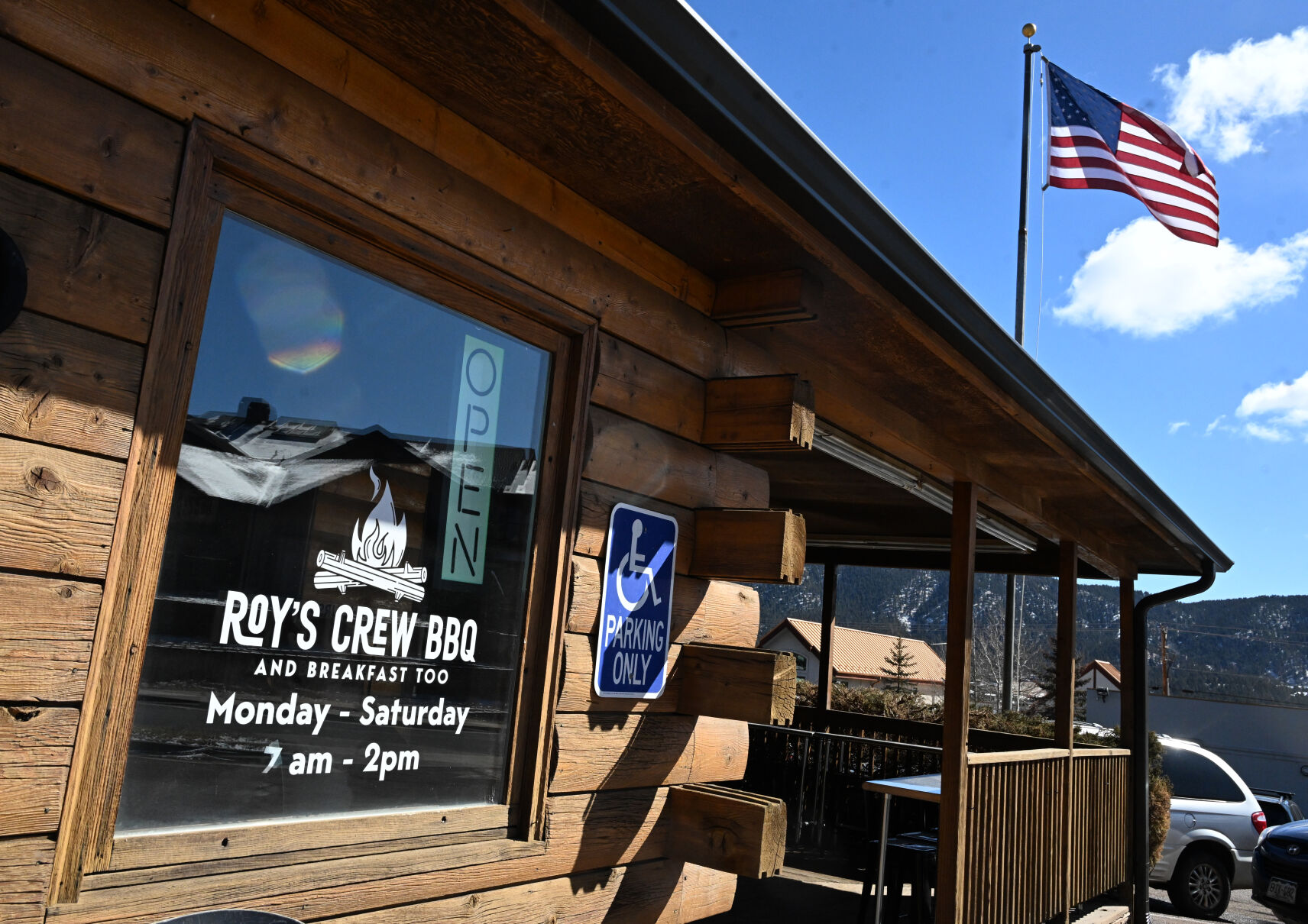 040923-biz-roys 03.JPG